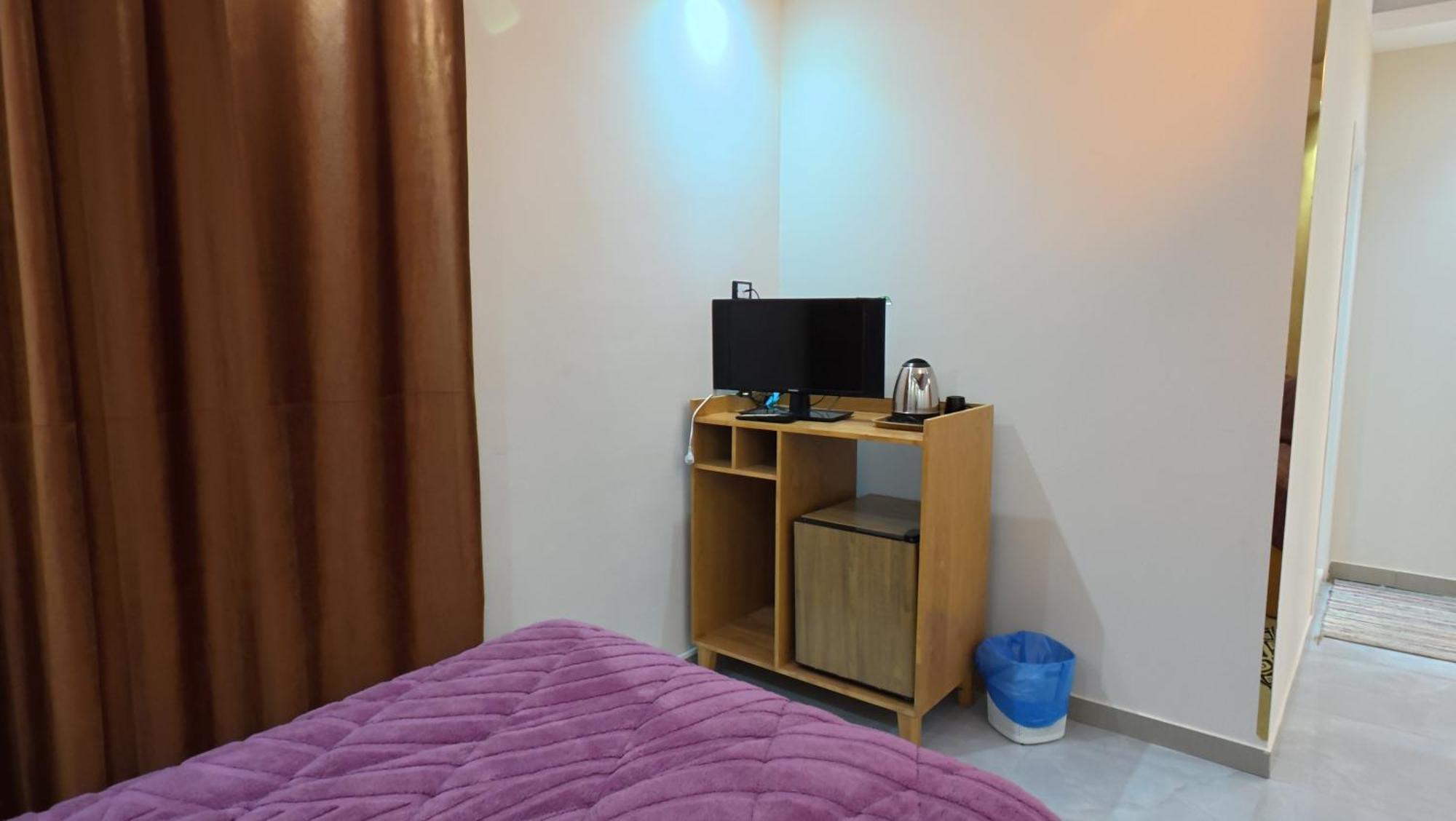 Hostalio Pyramid View Bed & Breakfast *