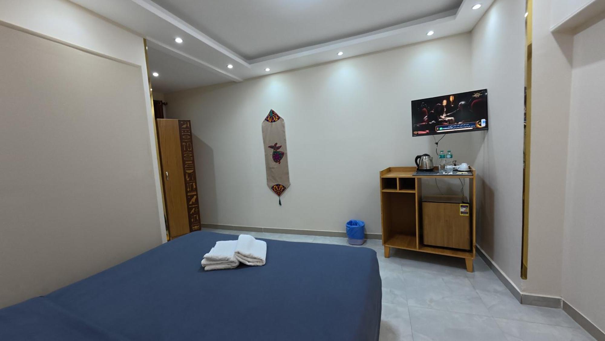 Hostalio Pyramid View Bed & Breakfast *