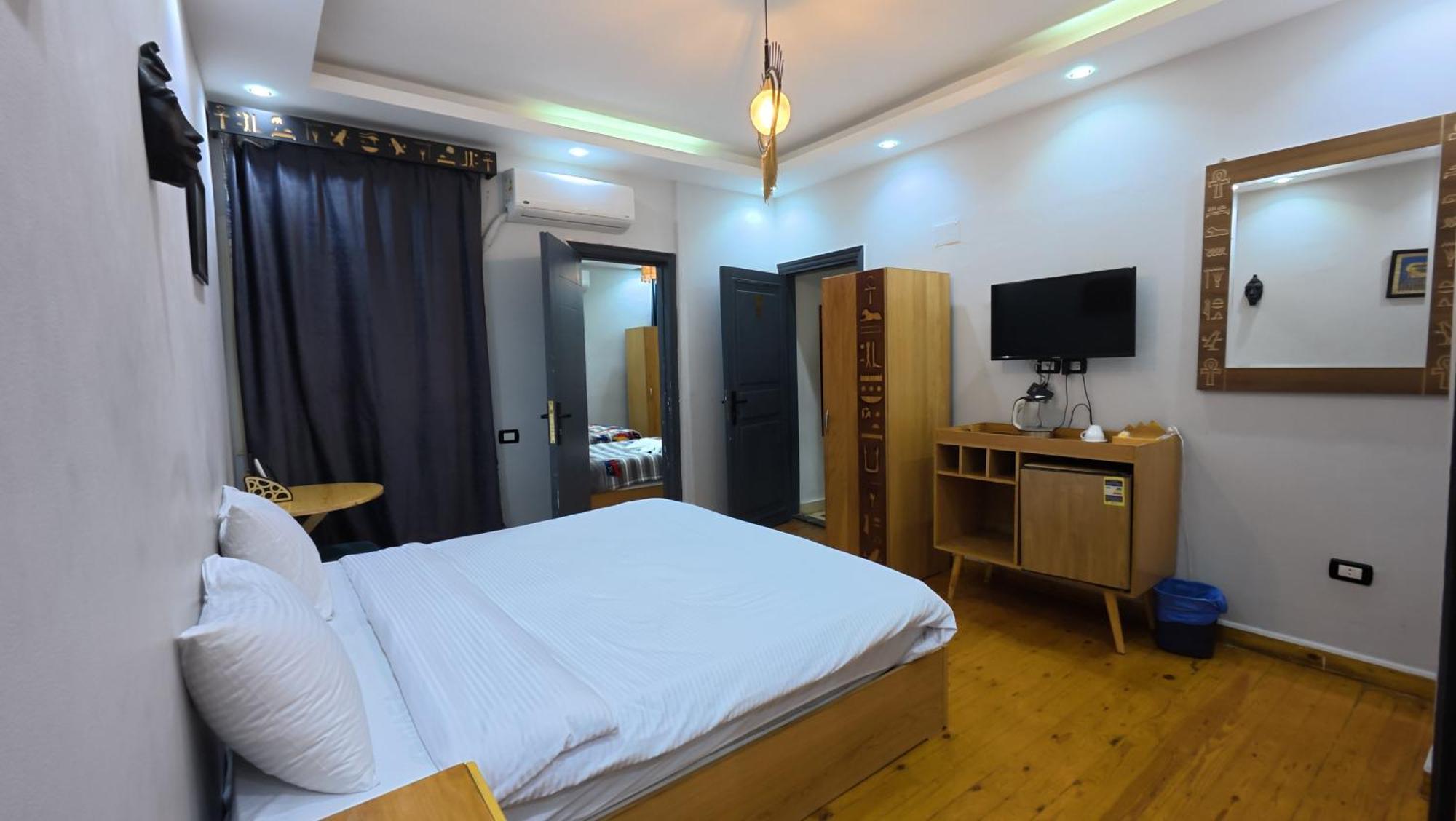 Hostalio Pyramid View Bed & Breakfast Cairo